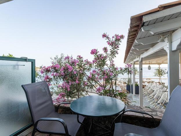 Marina Aparthotel Kardamyli Exterior photo