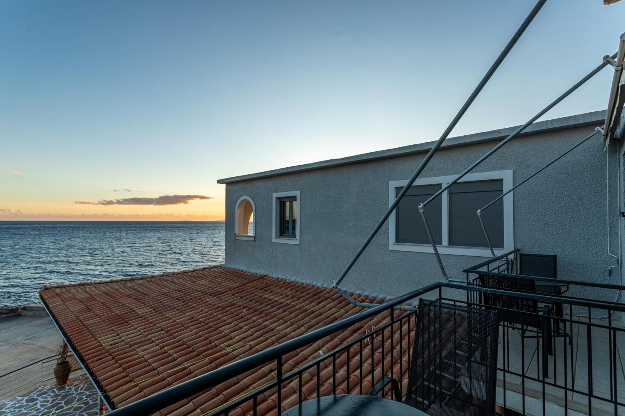 Marina Aparthotel Kardamyli Exterior photo