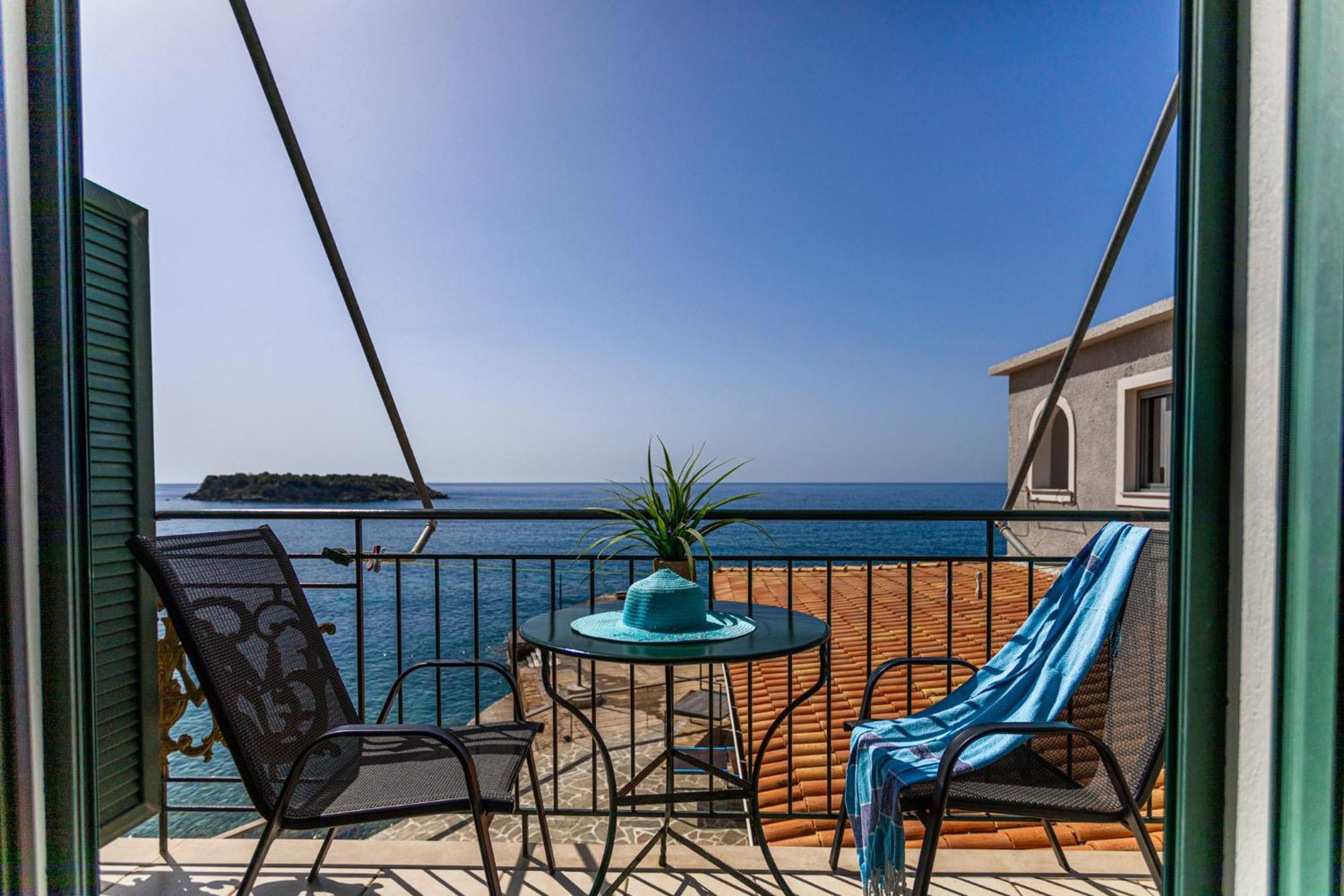 Marina Aparthotel Kardamyli Exterior photo