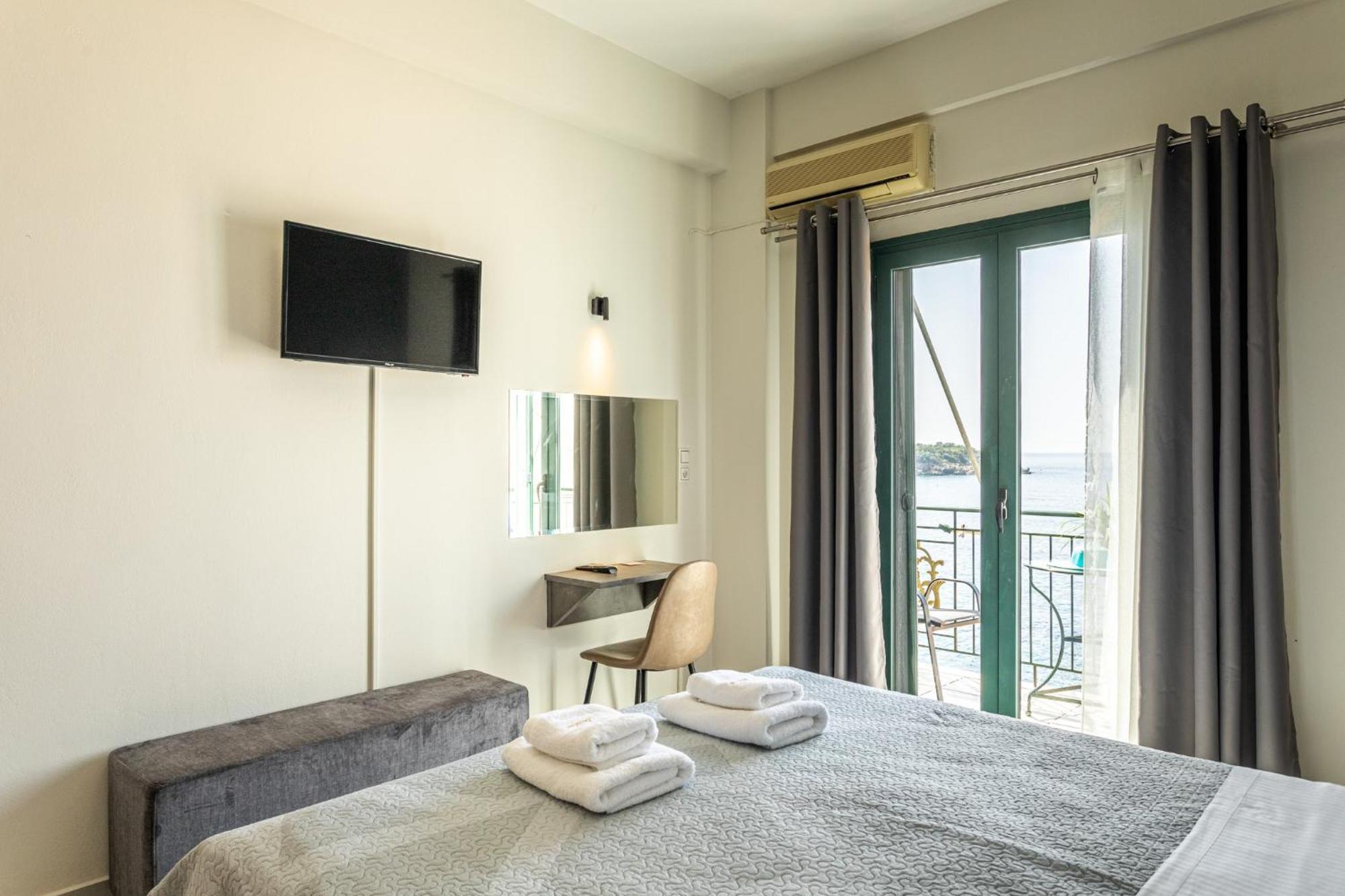 Marina Aparthotel Kardamyli Exterior photo