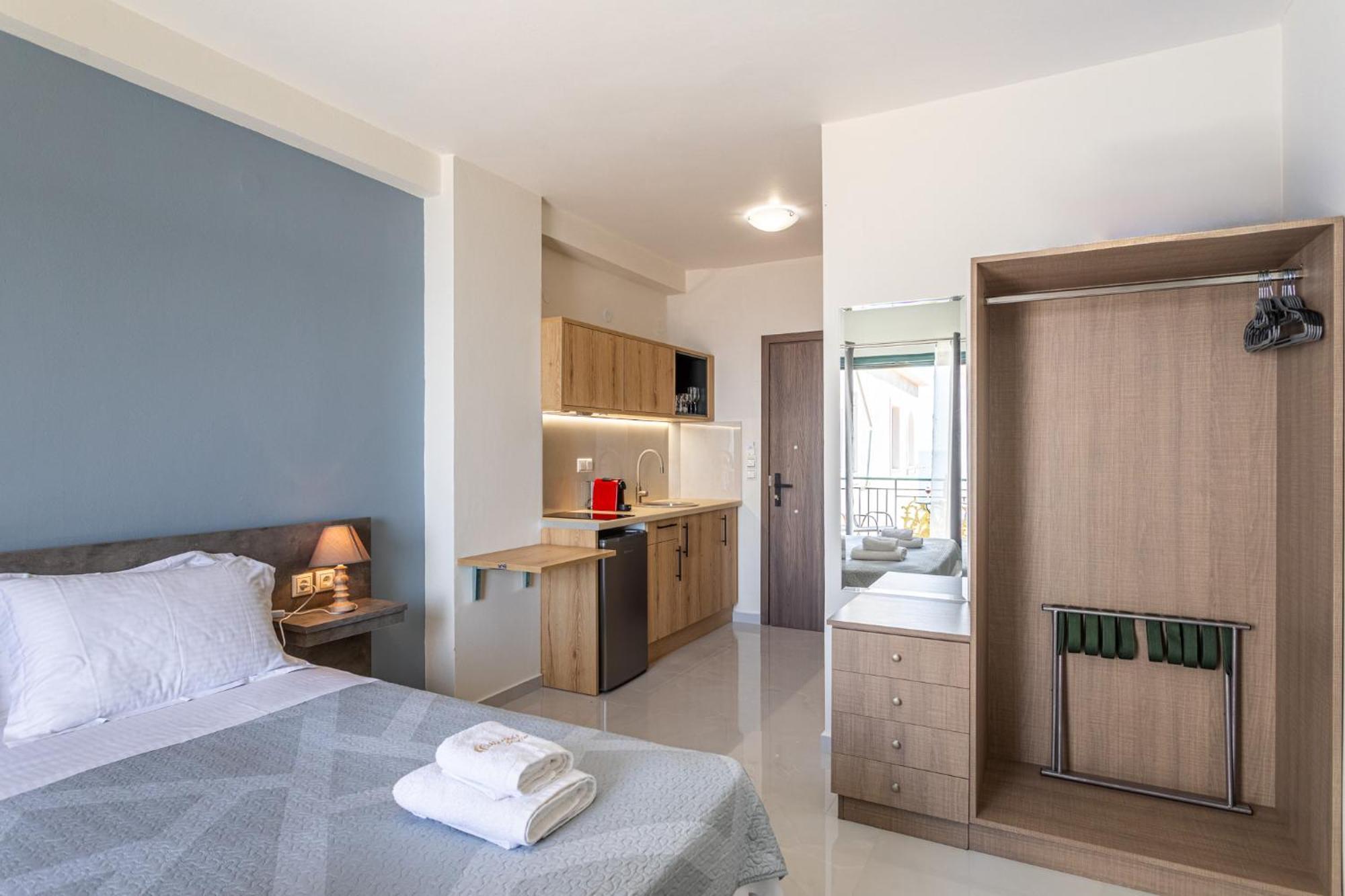 Marina Aparthotel Kardamyli Exterior photo
