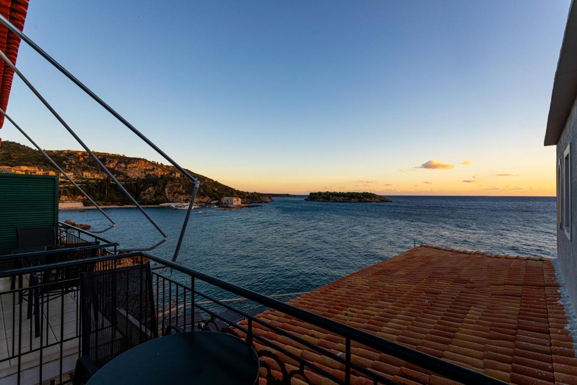 Marina Aparthotel Kardamyli Exterior photo