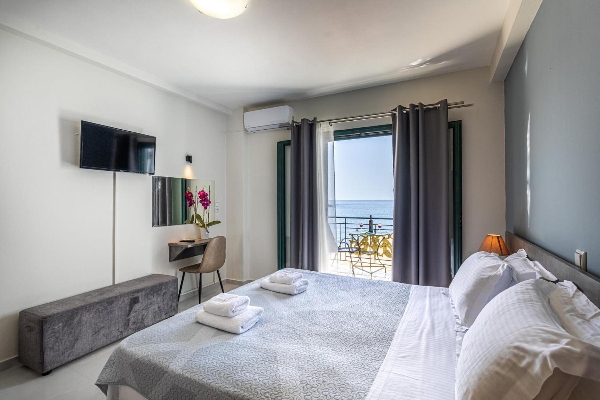 Marina Aparthotel Kardamyli Exterior photo