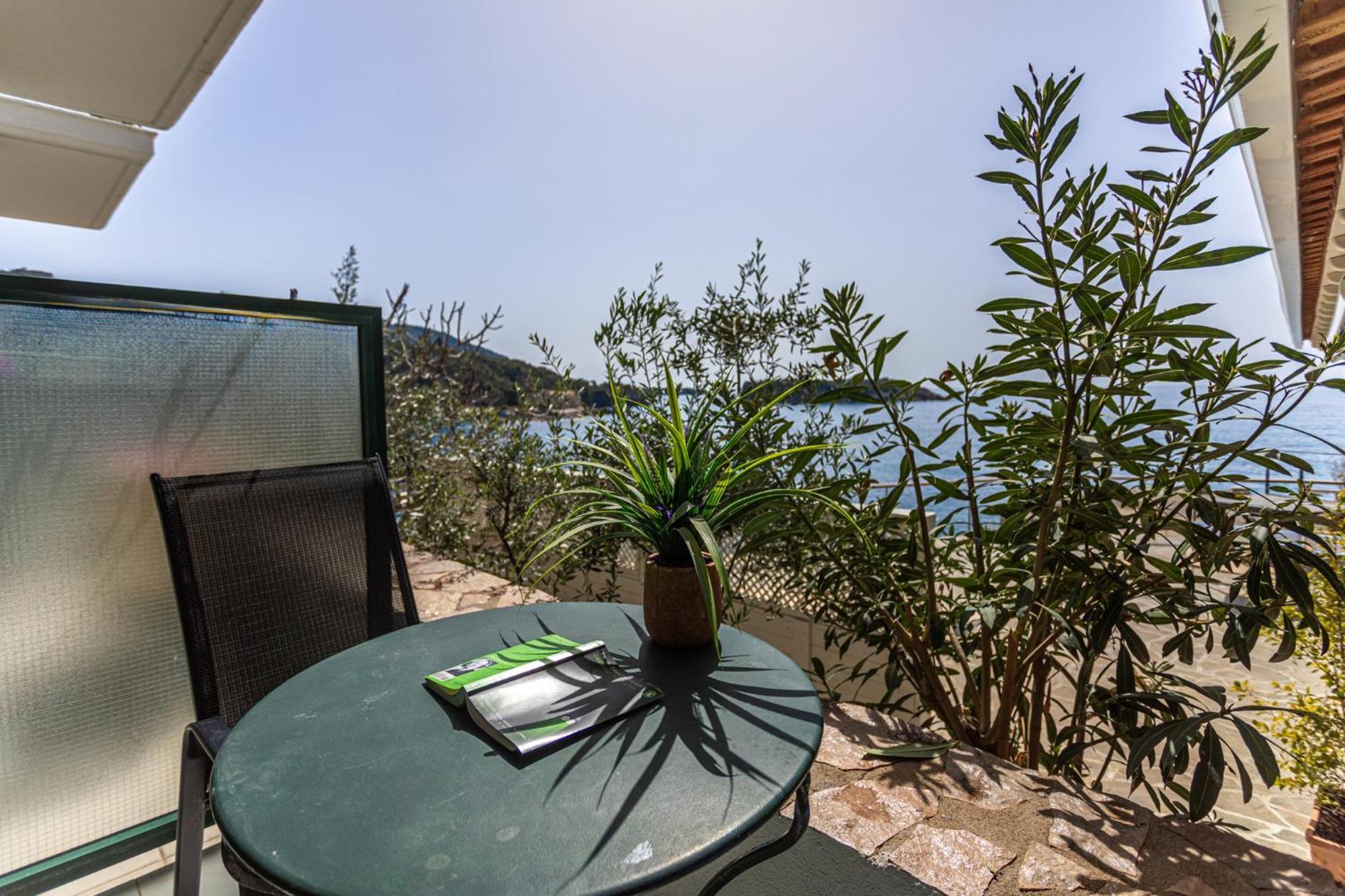 Marina Aparthotel Kardamyli Exterior photo