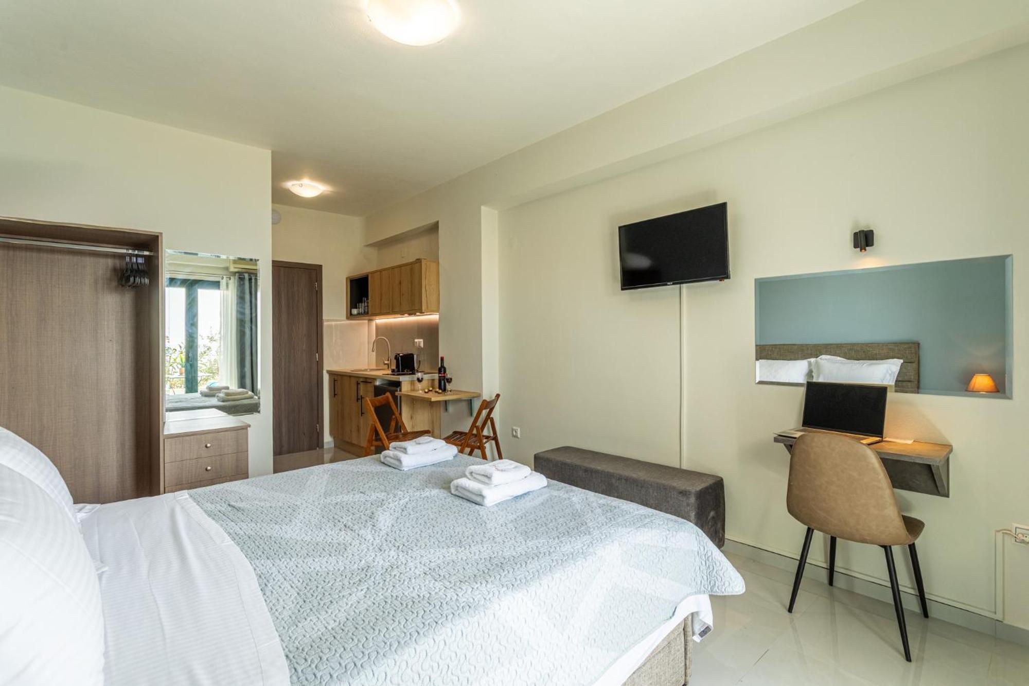 Marina Aparthotel Kardamyli Exterior photo